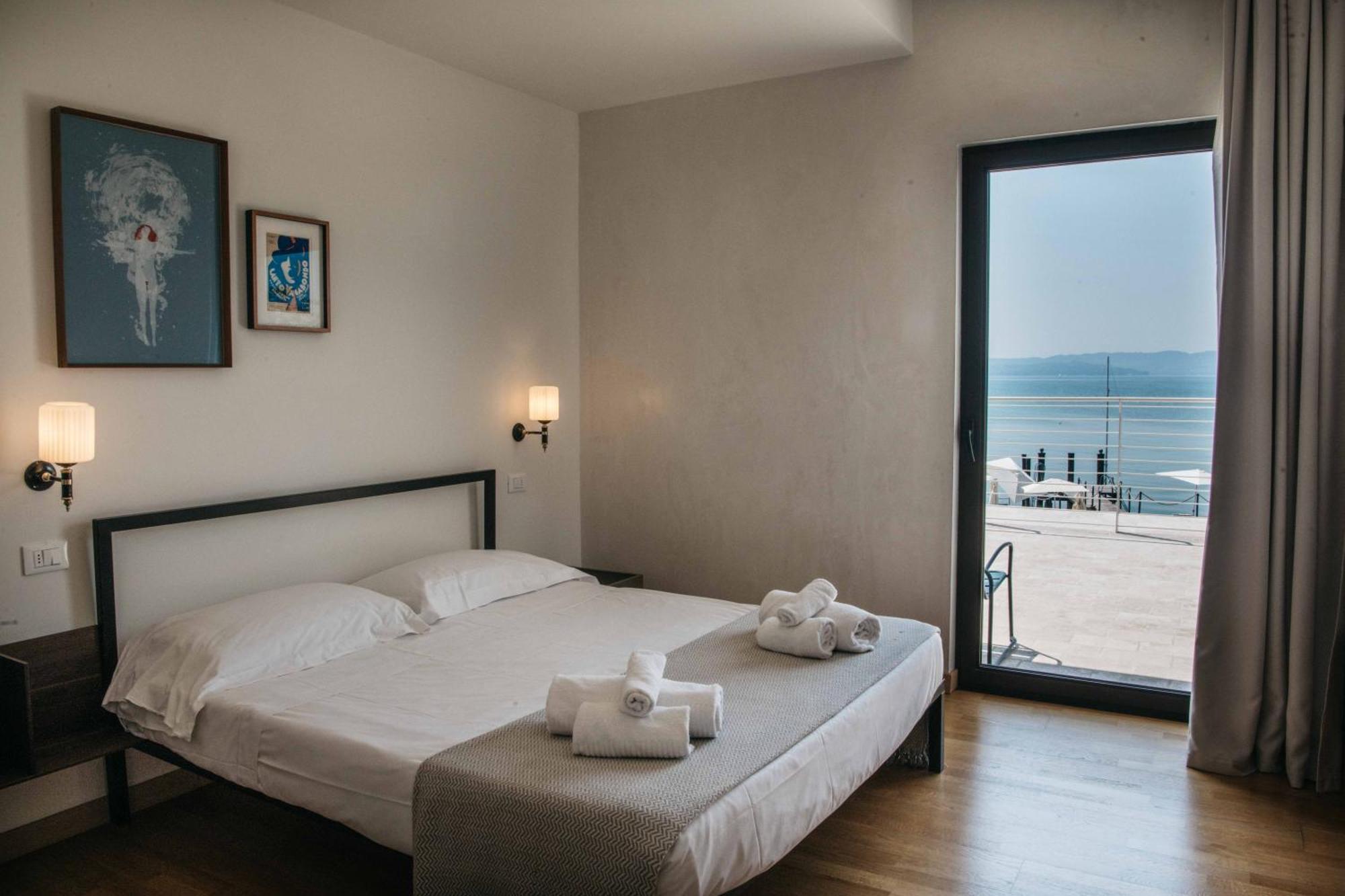 Aqva Boutique Hotel (Adults Only) ซีร์มิโอเน ภายนอก รูปภาพ